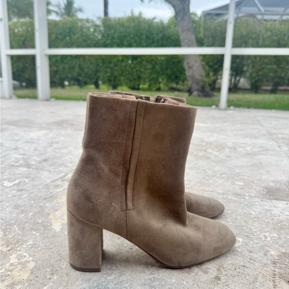 Elegant Brown Suede Ankle Boots